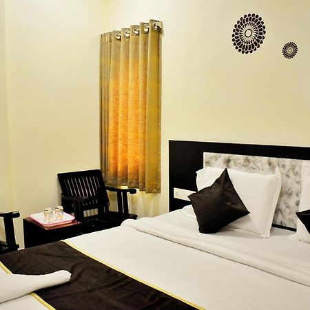 Skyotel Hotels & Banquets Vijayawada Ngoại thất bức ảnh
