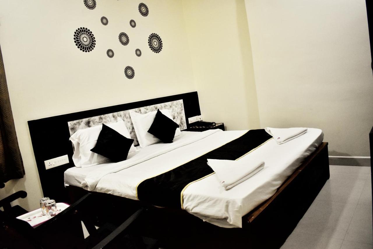 Skyotel Hotels & Banquets Vijayawada Ngoại thất bức ảnh