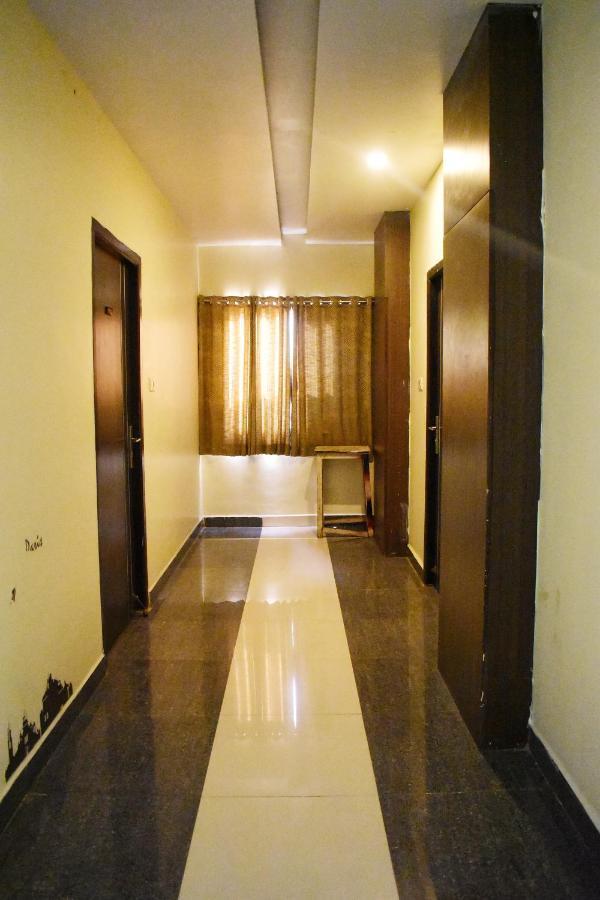 Skyotel Hotels & Banquets Vijayawada Ngoại thất bức ảnh