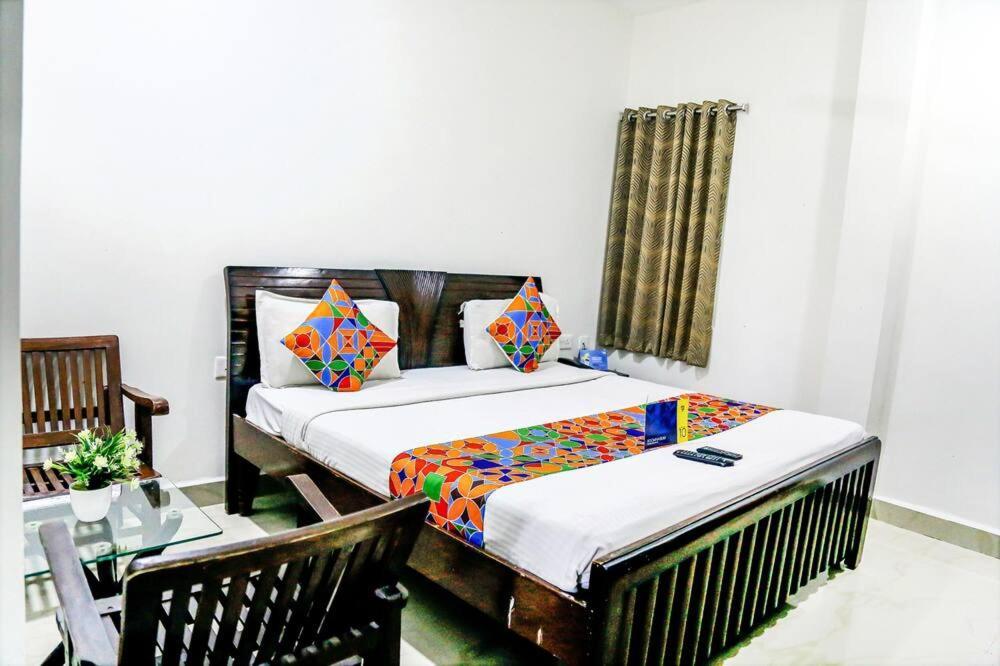 Skyotel Hotels & Banquets Vijayawada Ngoại thất bức ảnh